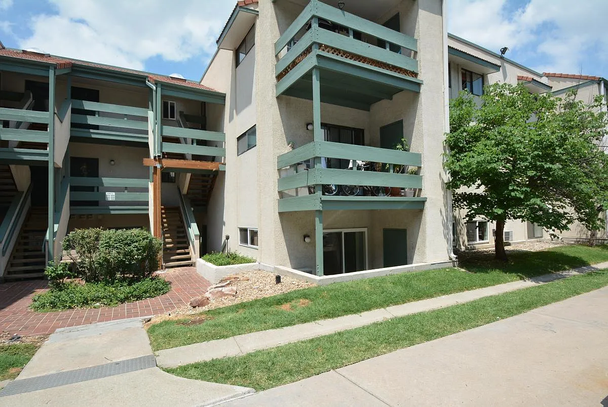 2 bed, 967 sqft, $1,500 — Photo 1