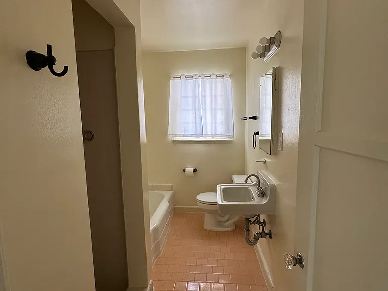 510 Grand Blvd #1 — Photo 5