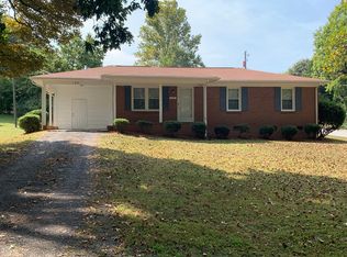 130 Village Dr, Eden, NC 27288