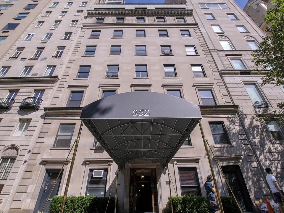 1st image of 952 5th Ave #8E