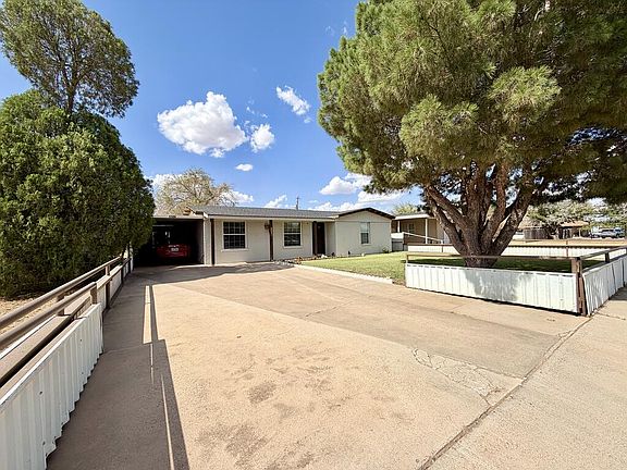 5th image of 1109 E Pecan Ave