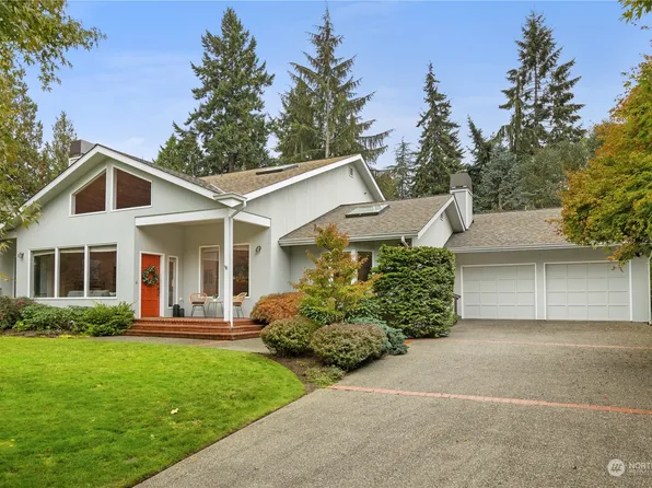 2055 NE Yeomalt Point Drive, Bainbridge Island, WA 98110
