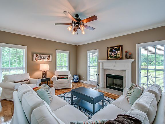 5th image of 2117 Richard Garrett Dr
