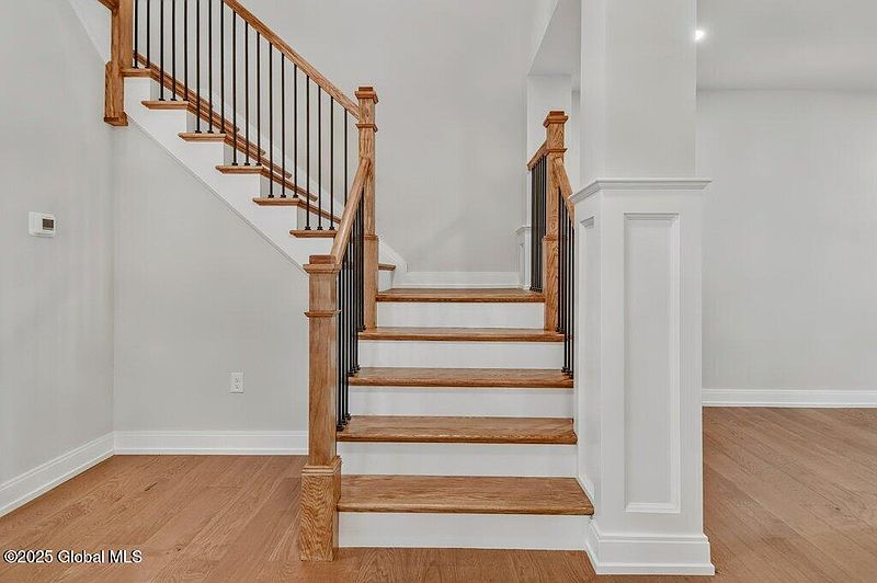 3rd image of 602 Vly Pointe Drive
