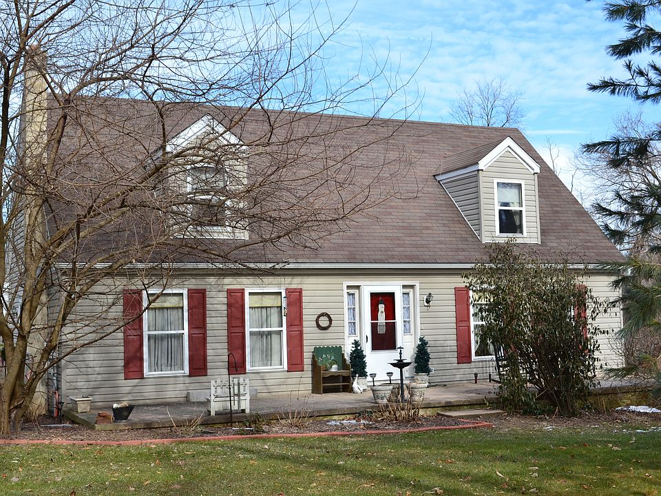Great Curb Appeal!