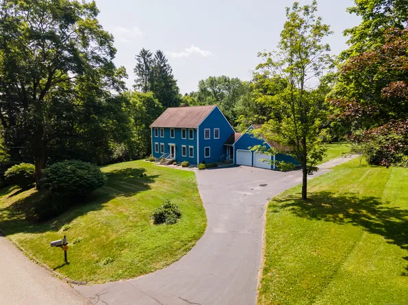 49 White Plains Road, Norwich, CT 06360