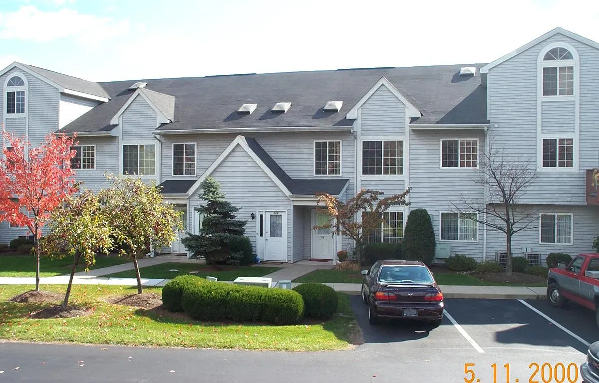 2 bed, 1.5 bath, 1200 sqft, $1,750 — Photo 1
