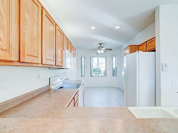 4th image of 16733 W Villagio Dr