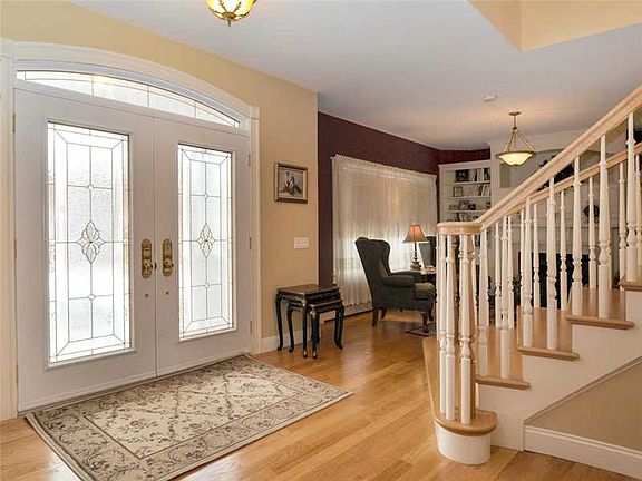 3rd image of 65 Rollingwood Dr