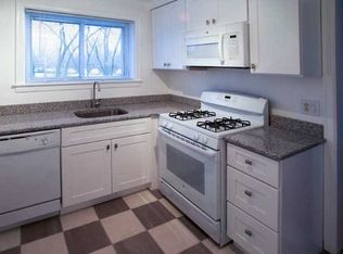 42 Blackhawk Rd #1, Highland Park, IL 60035