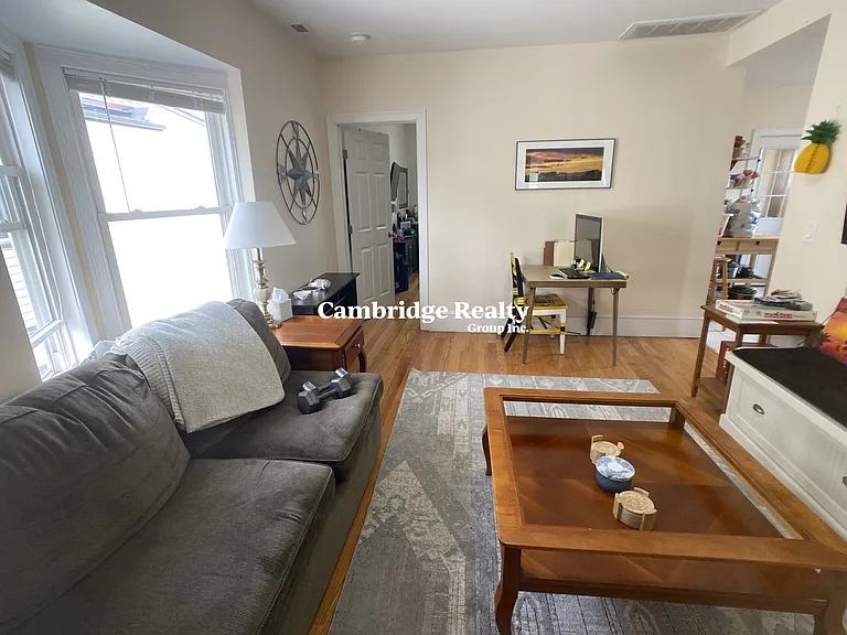 24 Willard Ave #3T — Photo 2