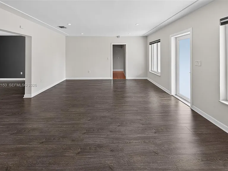 10025 NE 3rd Ave — Photo 10