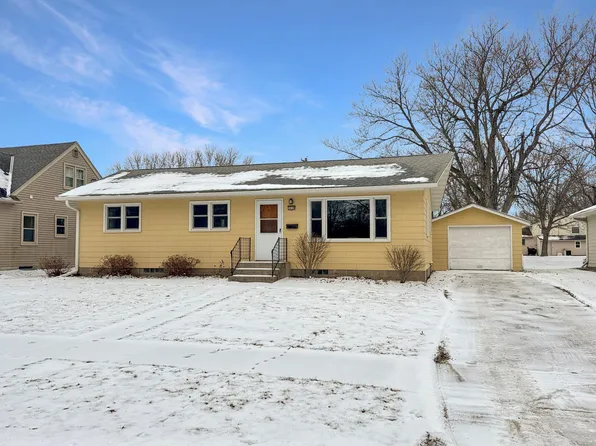3038 Pine Ave, Slayton, MN 56172