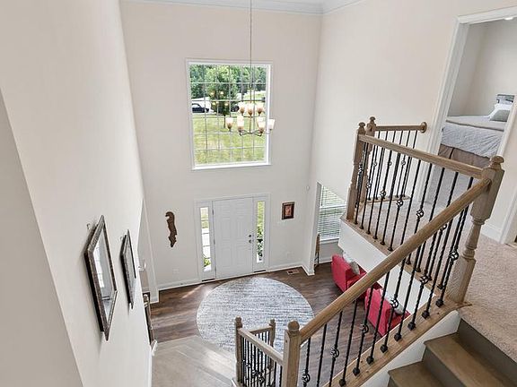 5th image of 16620 Taylerton Ln