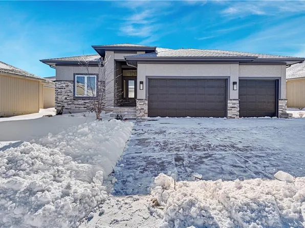22145 W 93rd Ter, Lenexa, KS 66220
