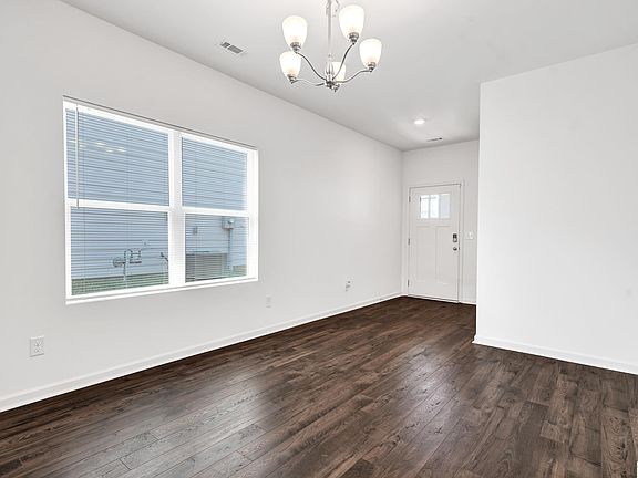 3rd image of 5872 Mountain View Trl