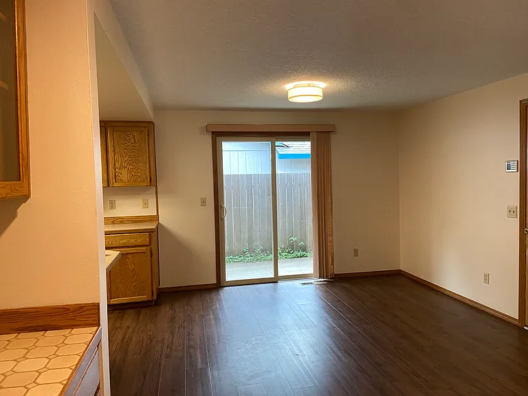 8587 SW Hamlet St — Photo 4