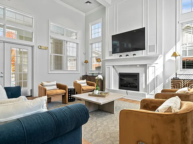 Grand Oaks Apartment Homes — Photo 22