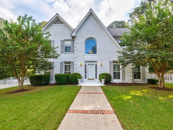 160 Savannah Estates Dr, Sandy Springs, GA 30350