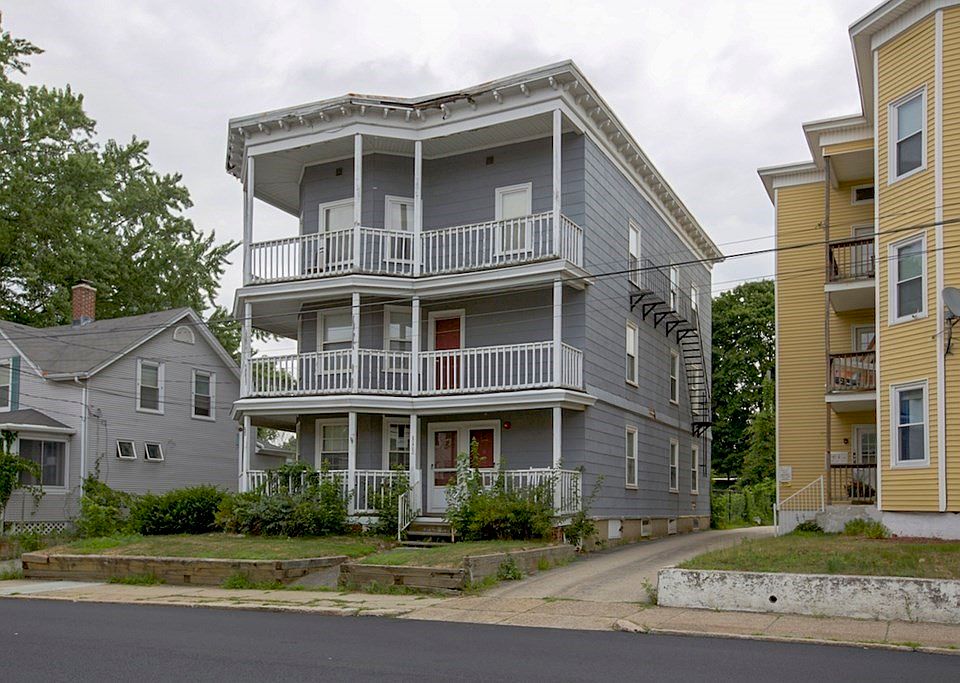 593 Wood Ave, Woonsocket, RI 02895 Zillow