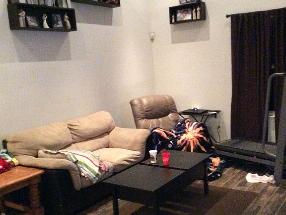 2nd image of 8908 Holliday Ln