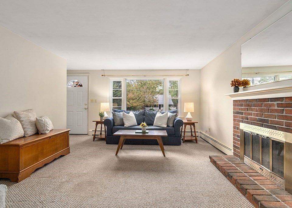 48 Roy Ave, Holliston, MA 01746 Zillow