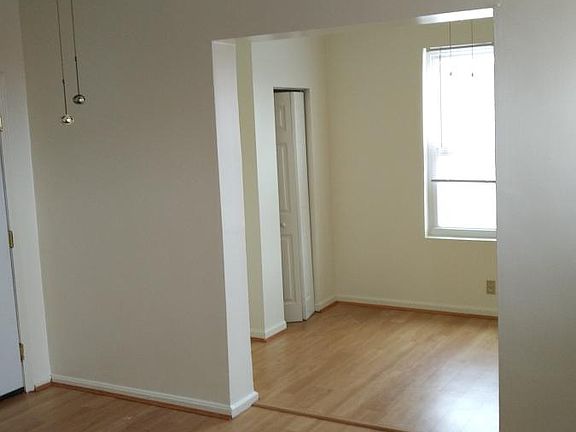Living Rm to Dinning or office