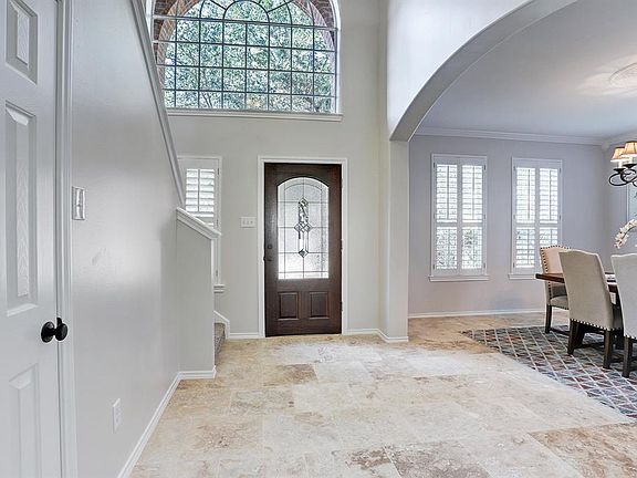 3rd image of 24622 Kingston Hill Ln