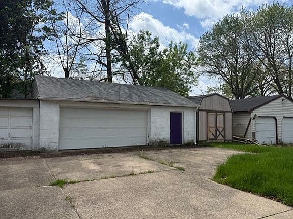 5th image of 1617 Brownlee Ave