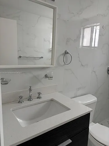 423 E 27th St #101 Photo 1