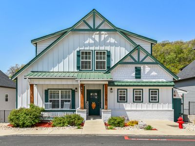330 Lakefront Drive, Branson, MO, 65616