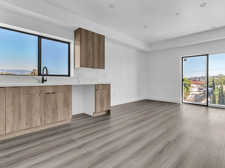 1571 Ricardo St #3 — Photo 17