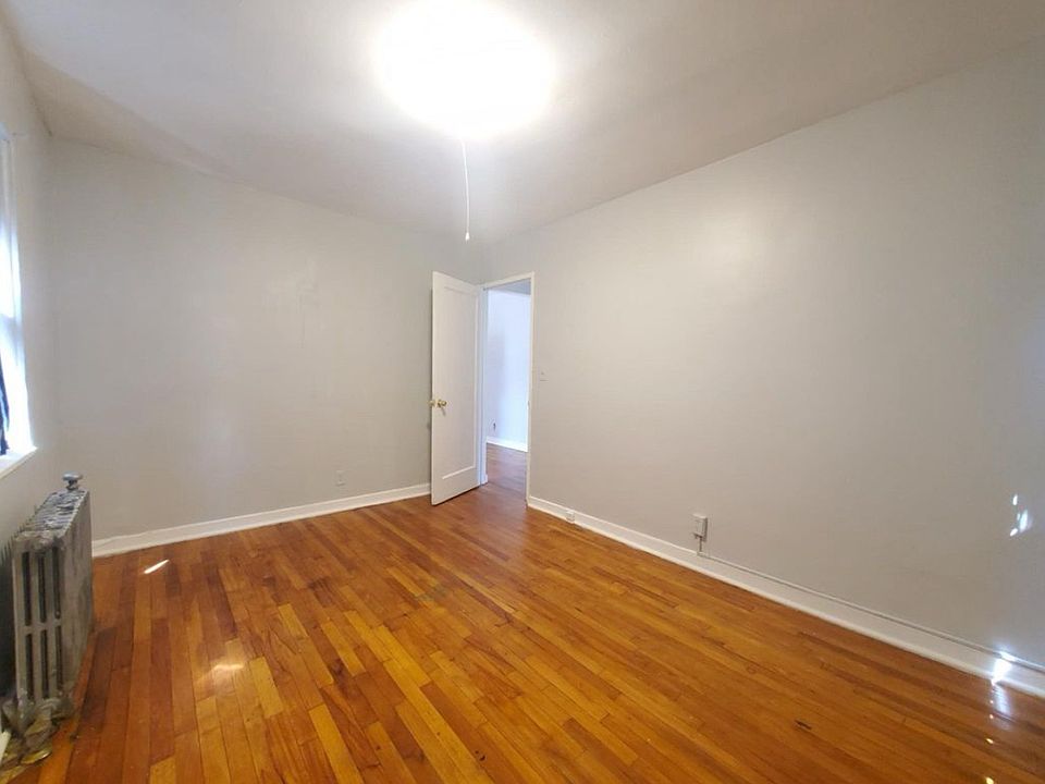 2nd image of 70 Crawford St #Cpm7