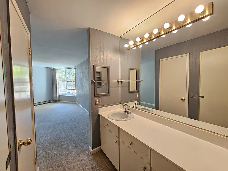 320 Vallejo Dr #10 — Photo 19