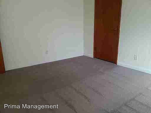 3rd image of 1356 Ohmer Ave APT A