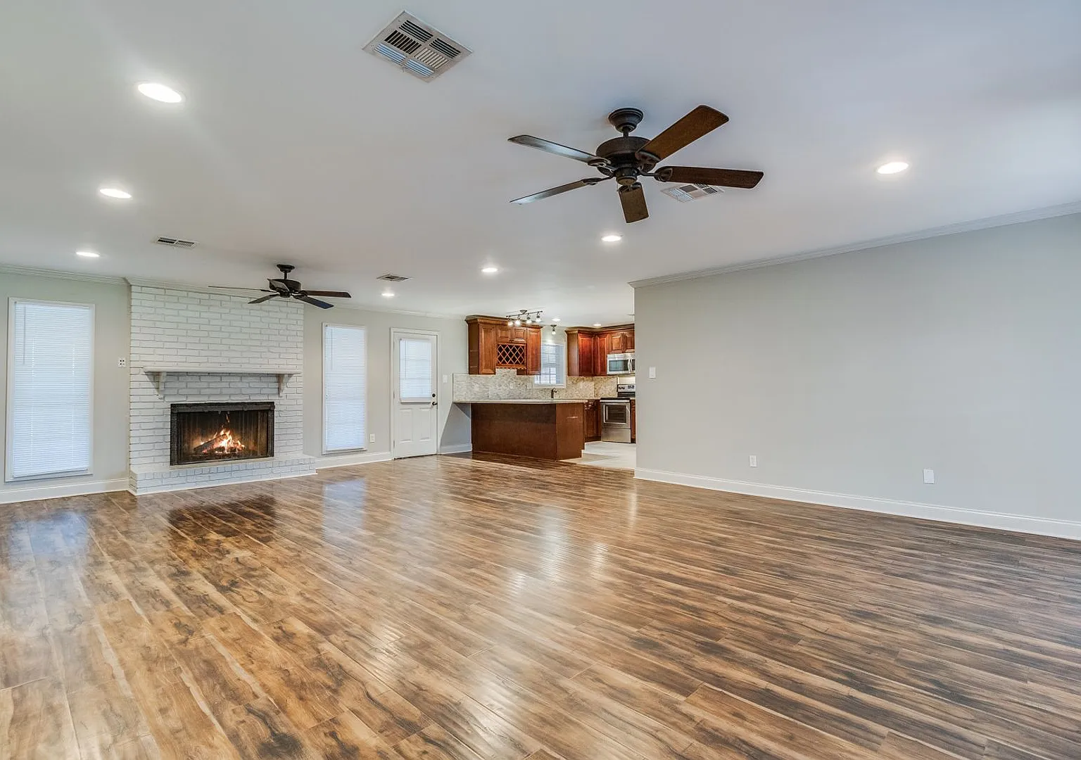 Beautiful Home Located On Tolson Road! — Photo 3