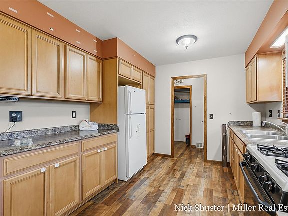 5th image of 5375 Lansing Rd
