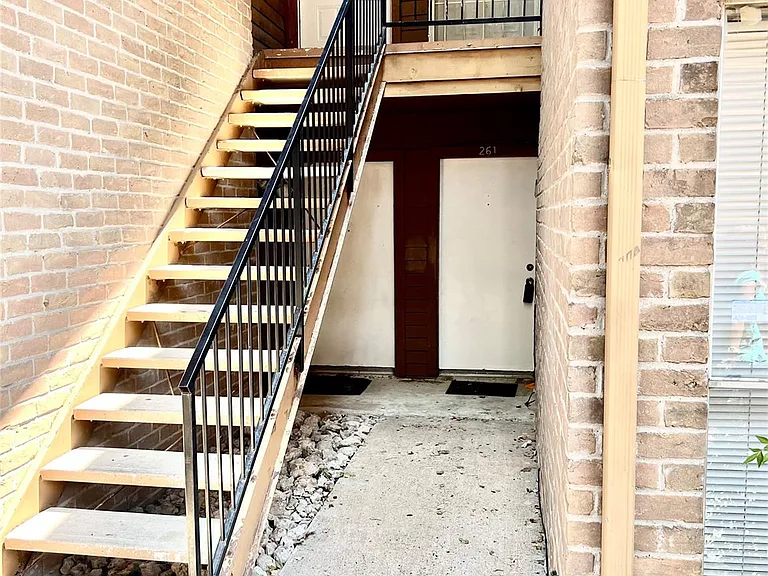 10202 Forum Park Dr #261 — Photo 4