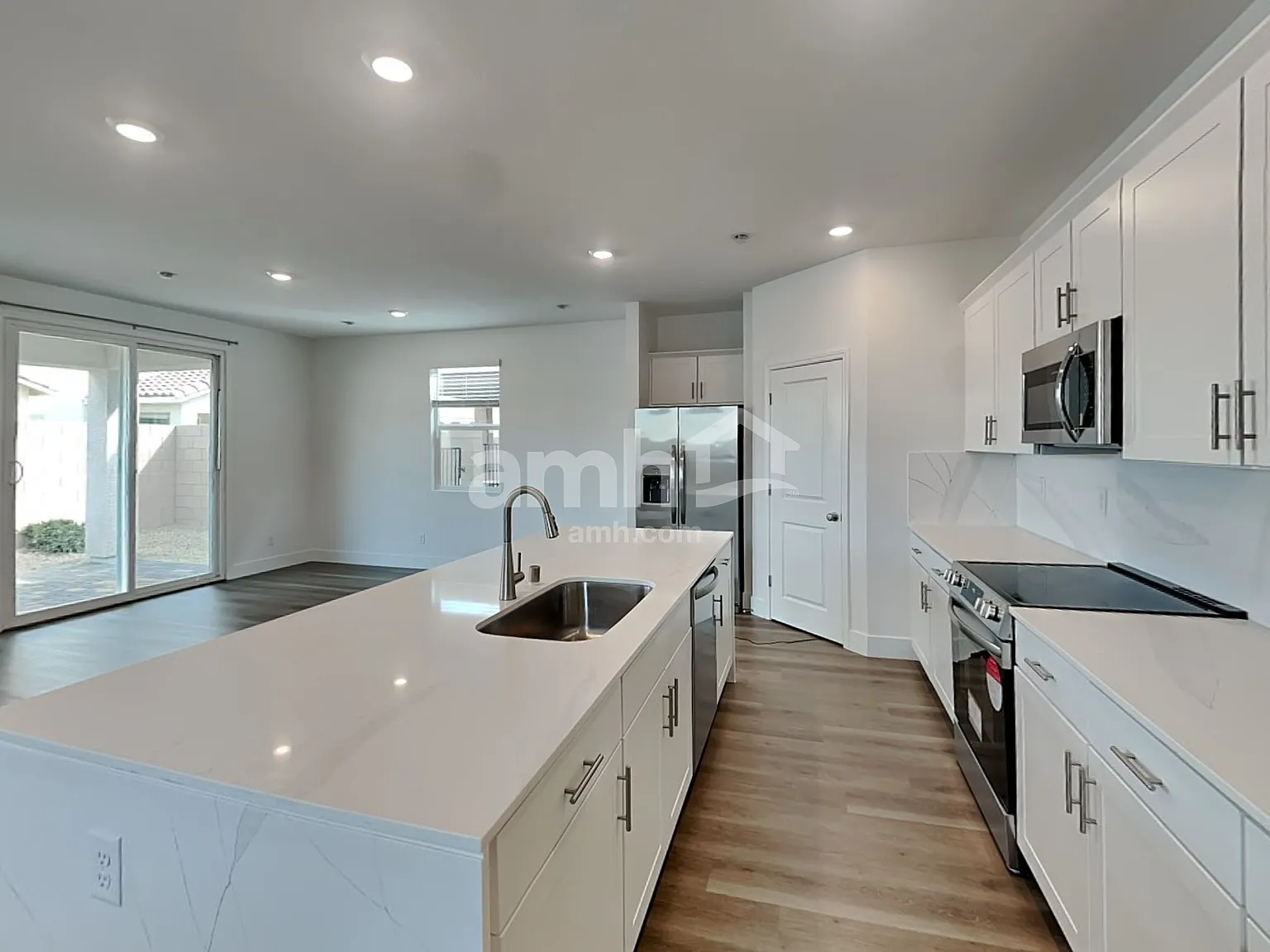 5 bed, 3.0 bath, 2395 sqft, $2,765 — Photo 3