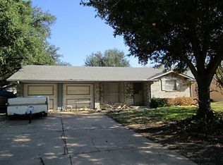 600 Lark Ct, Irving, TX 75062