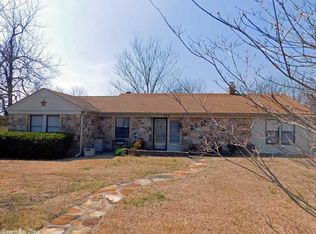 713 12th St, Mena, AR 71953