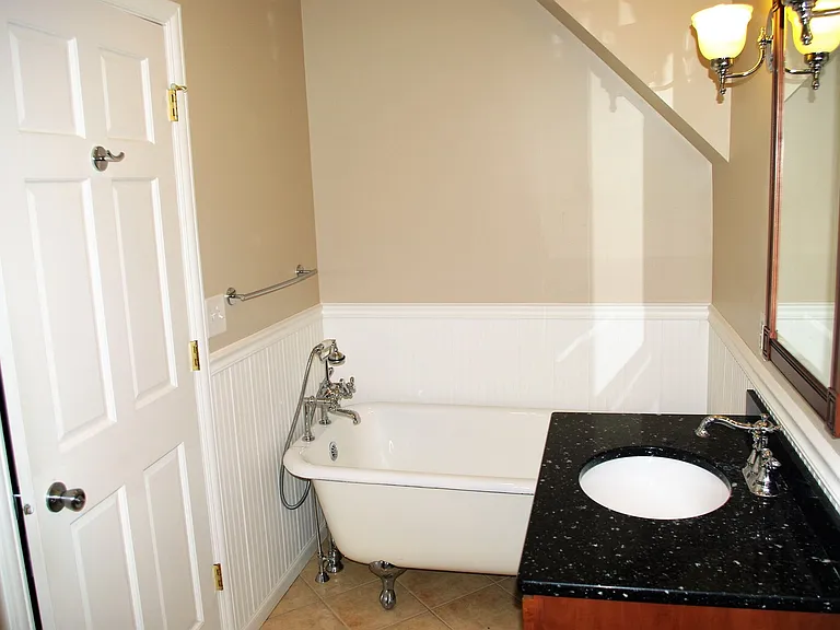 514 View St — Photo 10