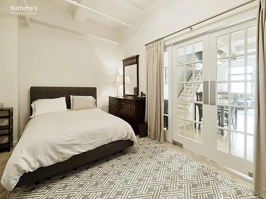 Rented by Sotheby's International Realty | media 33