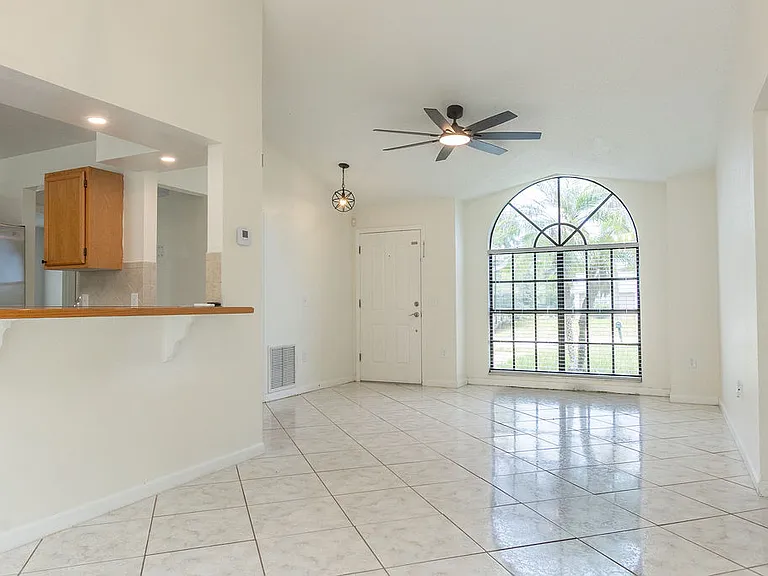 2254 Matthew Cir — Photo 4