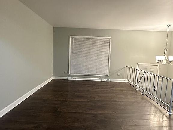 4th image of 502 E Mulberry Ct