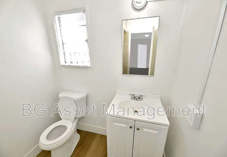2039 Macarthur Blvd #9 — Photo 14