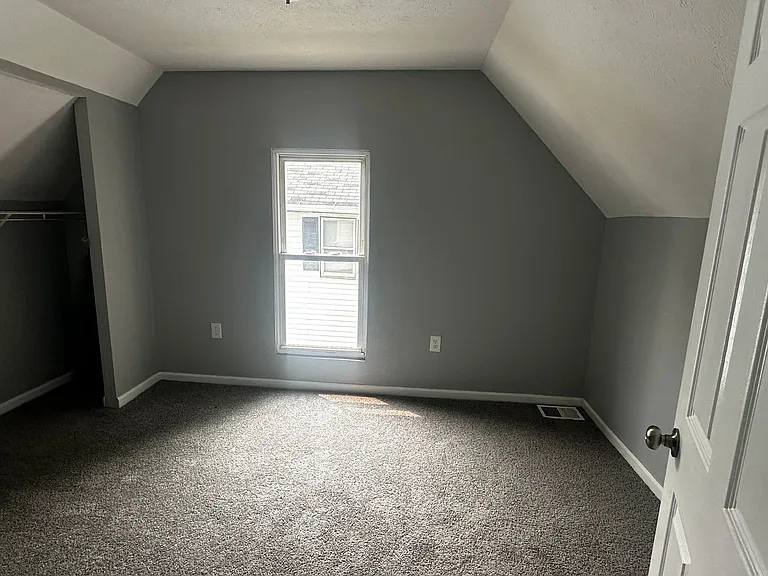 8113 Platt Ave — Photo 6