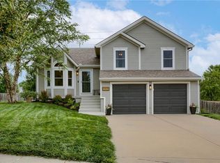10835 N Smalley Ct, Kansas City, MO 64157
