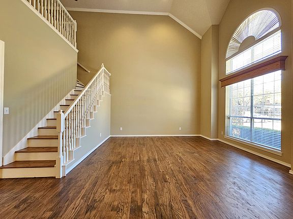 3rd image of 6004 Thursby Ave