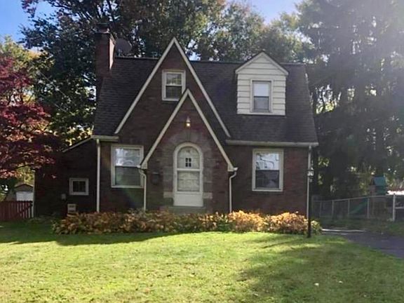 4th image of 91 Renwick Dr